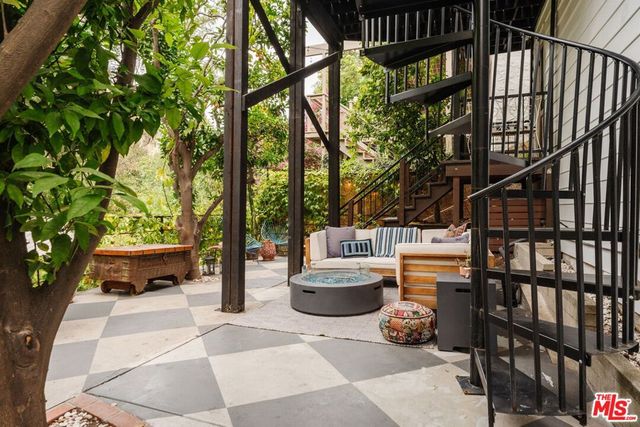 2380 Lake View Avenue, Los Angeles, CA 90039