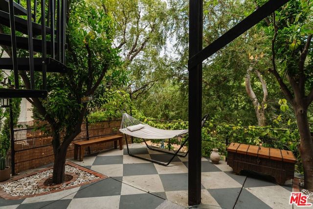 2380 Lake View Avenue, Los Angeles, CA 90039