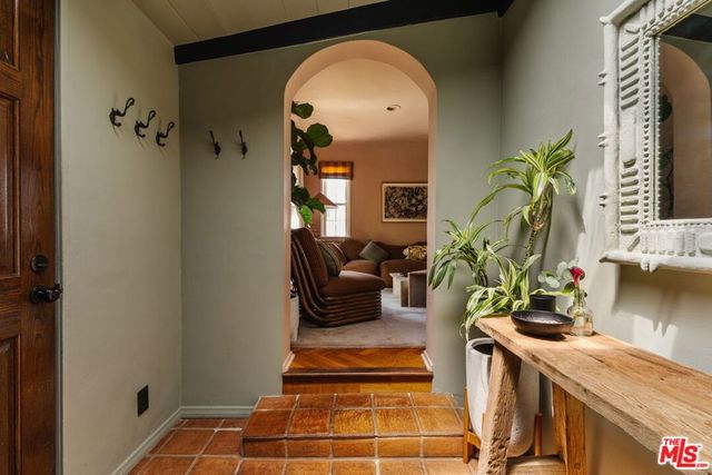 2380 Lake View Avenue, Los Angeles, CA 90039