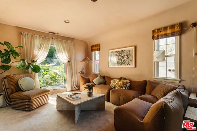 2380 Lake View Avenue, Los Angeles, CA 90039