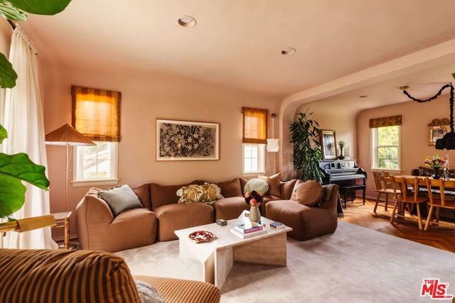2380 Lake View Avenue, Los Angeles, CA 90039