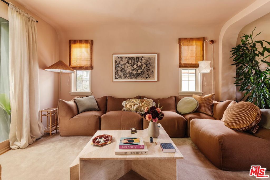 2380 Lake View Avenue, Los Angeles, CA 90039