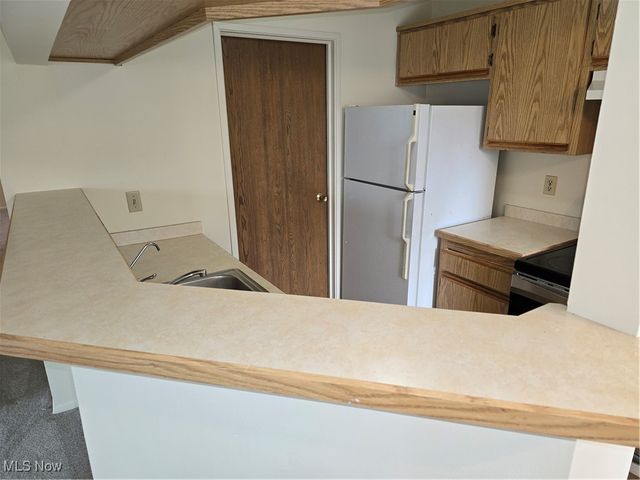 1100 Tollis Pky 202, Broadview Heights, OH 44147