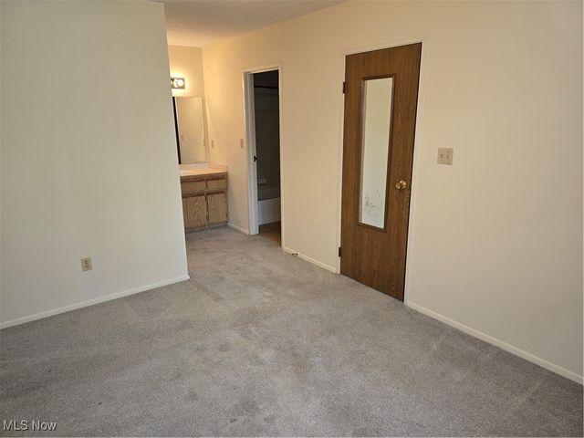 1100 Tollis Pky 202, Broadview Heights, OH 44147