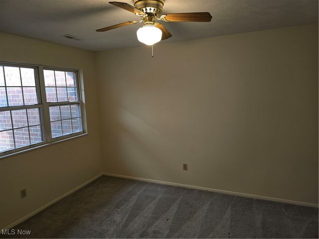 1100 Tollis Pky 202, Broadview Heights, OH 44147