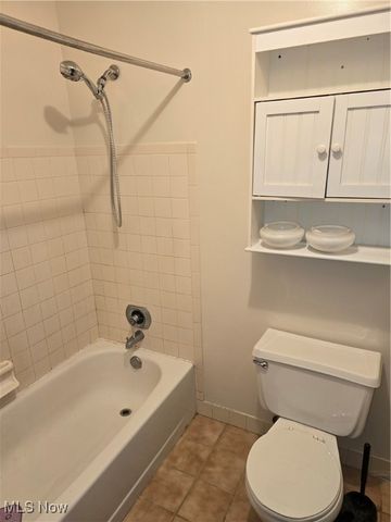 1100 Tollis Pky 202, Broadview Heights, OH 44147