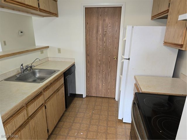 1100 Tollis Pky 202, Broadview Heights, OH 44147