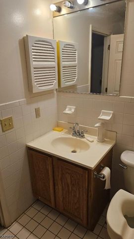 533 15th Ave, Newark City, NJ 07103
