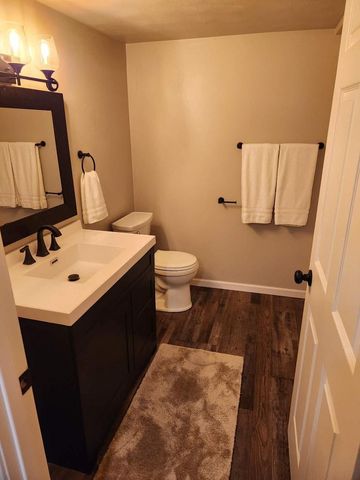 319 S MIDPARK DRIVE, Appleton, WI 54915