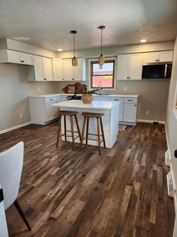 319 S MIDPARK DRIVE, Appleton, WI 54915