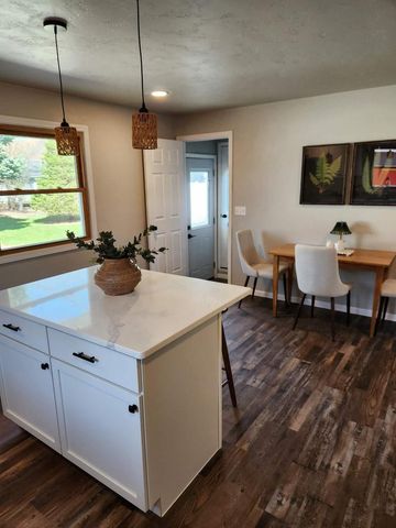 319 S MIDPARK DRIVE, Appleton, WI 54915