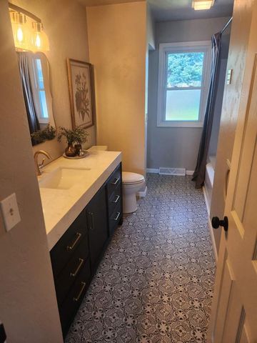 319 S MIDPARK DRIVE, Appleton, WI 54915
