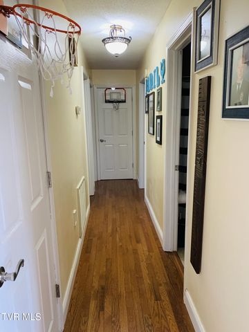 324 Bellehaven Drive, Bristol, VA 24201