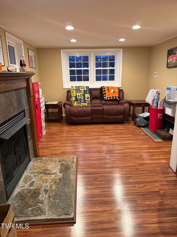 324 Bellehaven Drive, Bristol, VA 24201