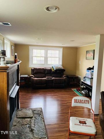 324 Bellehaven Drive, Bristol, VA 24201