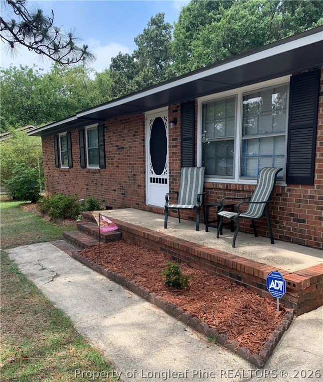6350 Rockford Drive, Fayetteville, NC 28304 — exterior