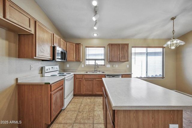 10930 W Wilshire Drive, Avondale, AZ 85392
