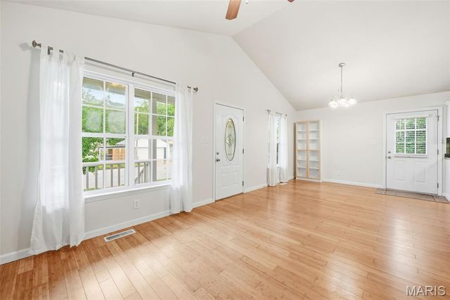 1904 N 5th Street, St Charles, MO 63301