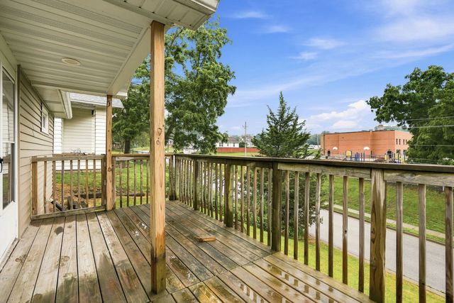 2106 5th Street, East Moline, IL 61244