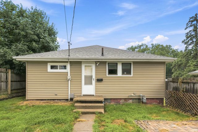 2106 5th Street, East Moline, IL 61244