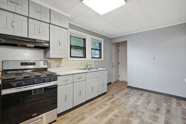 2106 5th Street, East Moline, IL 61244