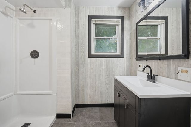 2106 5th Street, East Moline, IL 61244