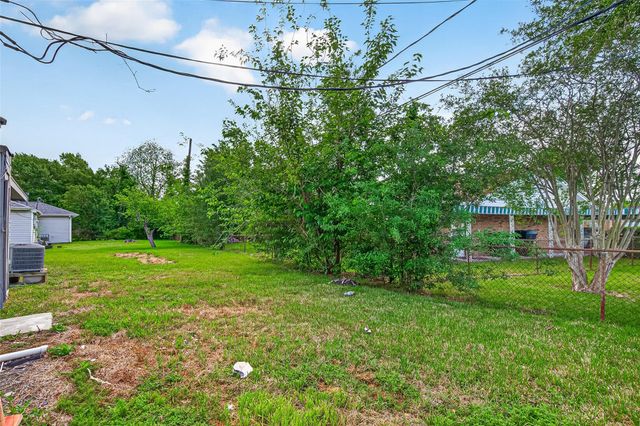 8666 Candy Street, Houston, TX 77029