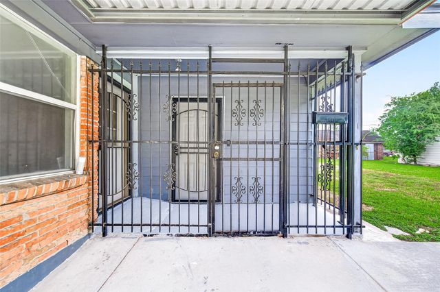 8666 Candy Street, Houston, TX 77029