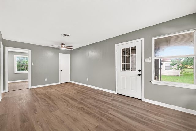 8666 Candy Street, Houston, TX 77029