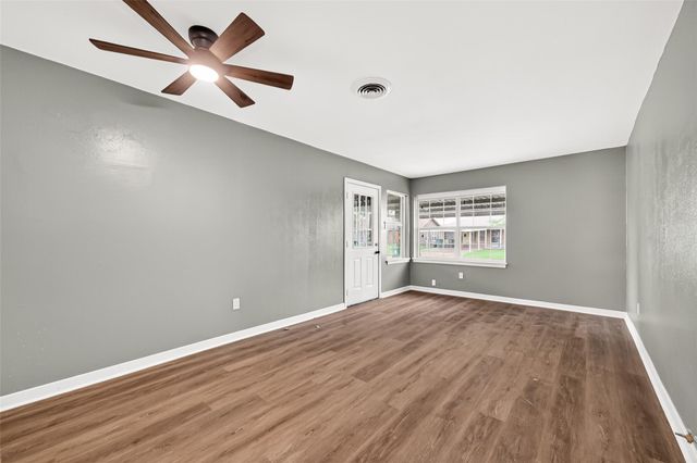 8666 Candy Street, Houston, TX 77029