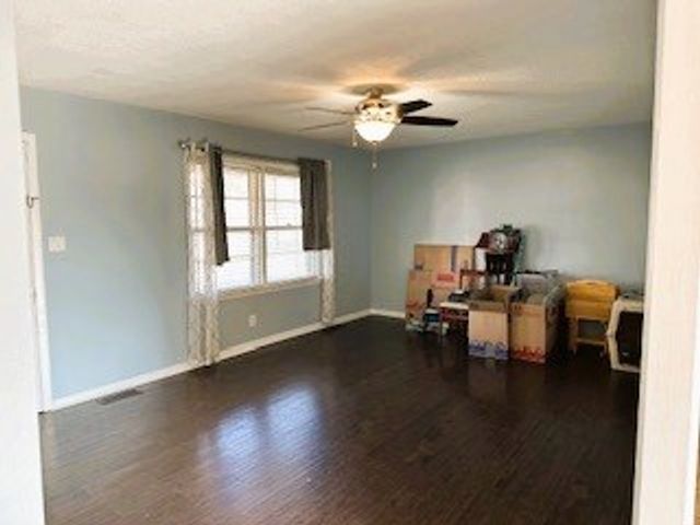 301 Linda Dr, Hopkinsville, KY 42240