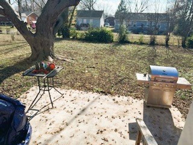 301 Linda Dr, Hopkinsville, KY 42240