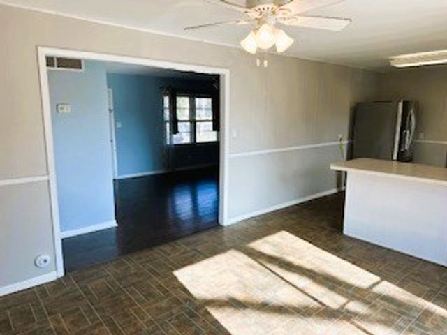 301 Linda Dr, Hopkinsville, KY 42240