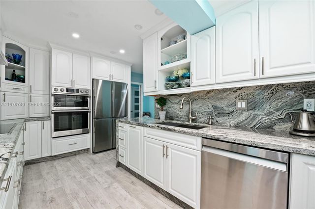 9838 SW 94th Ter, Miami, FL 33176