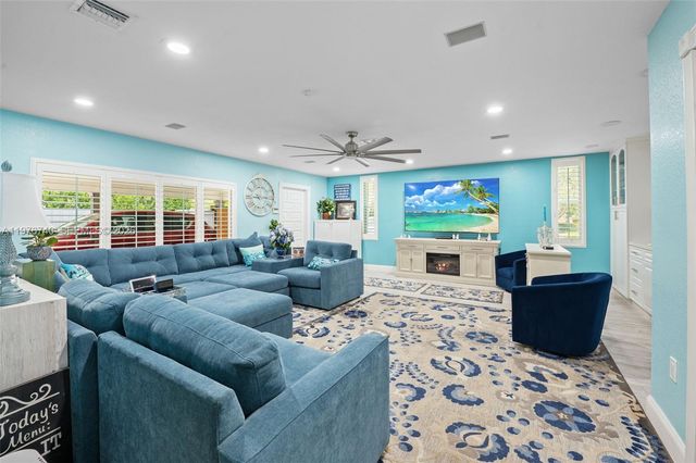 9838 SW 94th Ter, Miami, FL 33176