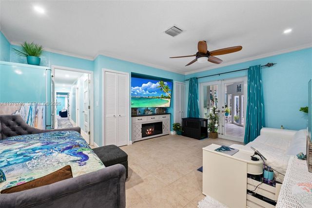 9838 SW 94th Ter, Miami, FL 33176