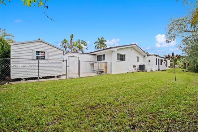 9838 SW 94th Ter, Miami, FL 33176