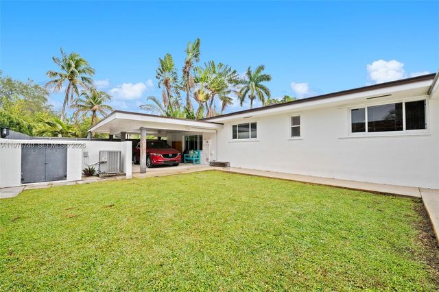 9838 SW 94th Ter, Miami, FL 33176