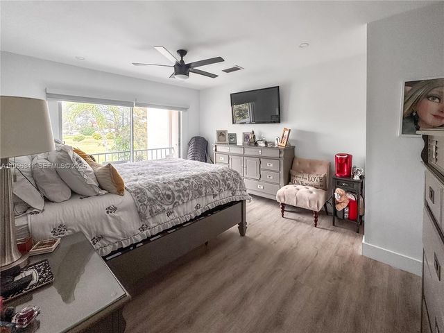 19100 Bobolink Dr, Hialeah, FL 33015