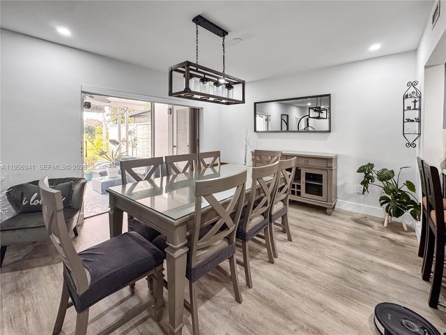 19100 Bobolink Dr, Hialeah, FL 33015