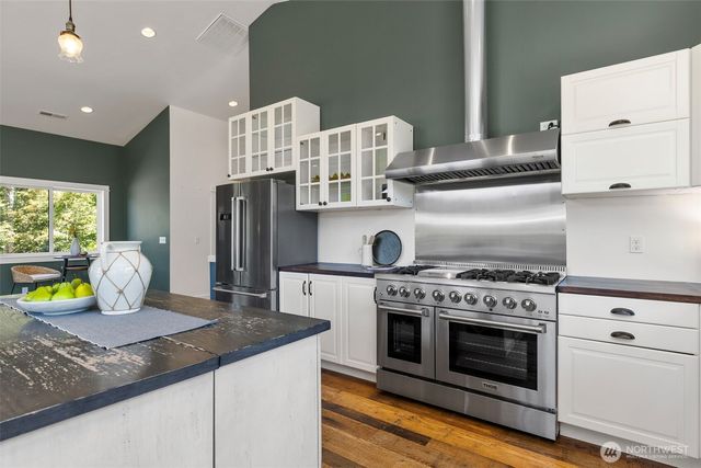 21325 Pugh Road NE, Poulsbo, WA 98370