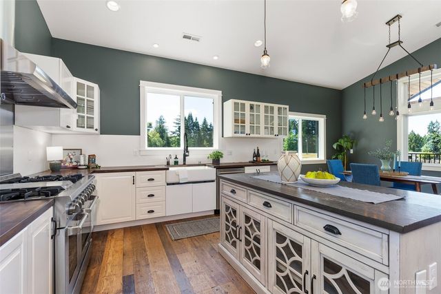 21325 Pugh Road NE, Poulsbo, WA 98370