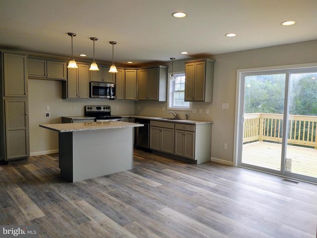 4034 PERCY AVE, Chambersburg, PA 17202