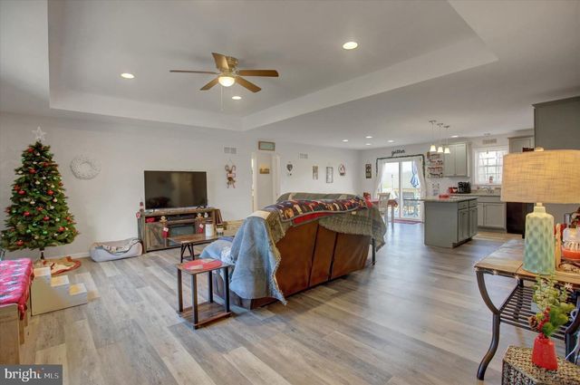 4034 PERCY AVE, Chambersburg, PA 17202