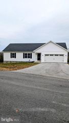 4034 PERCY AVE, Chambersburg, PA 17202