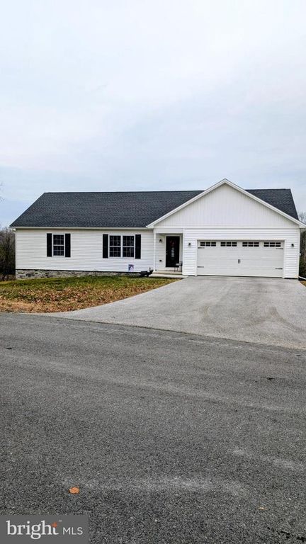 4034 PERCY AVE, Chambersburg, PA 17202