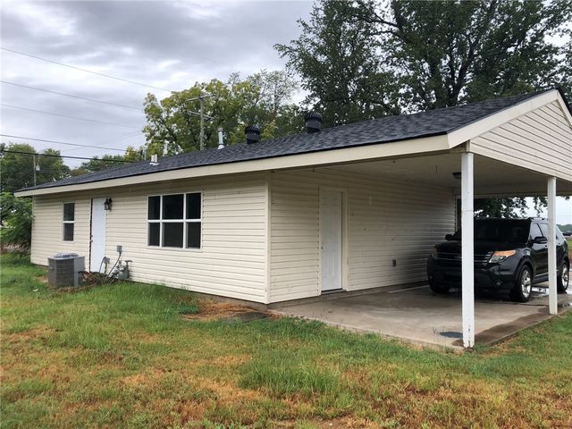 915 S 5th, Dardanelle, AR 72834
