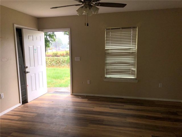 915 S 5th, Dardanelle, AR 72834