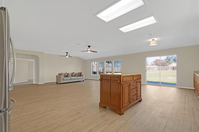 640 Bella Vista CIR, Kyle, TX 78640