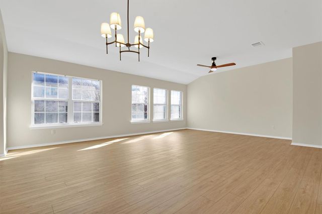 640 Bella Vista CIR, Kyle, TX 78640